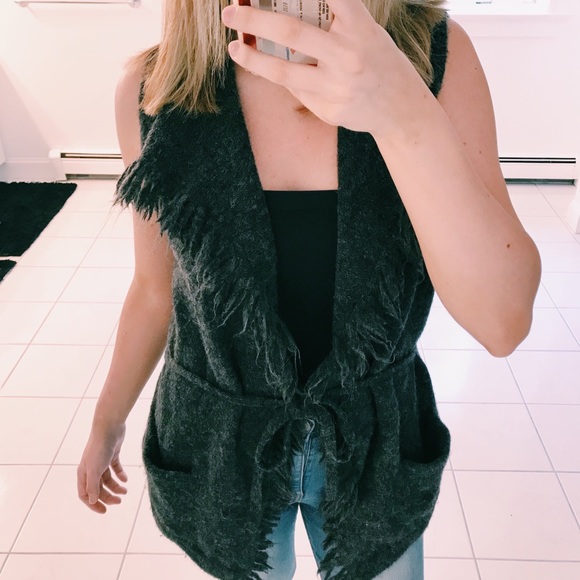 Aritzia Sweaters - ARITZIA WILFRED FREE CARDIGAN